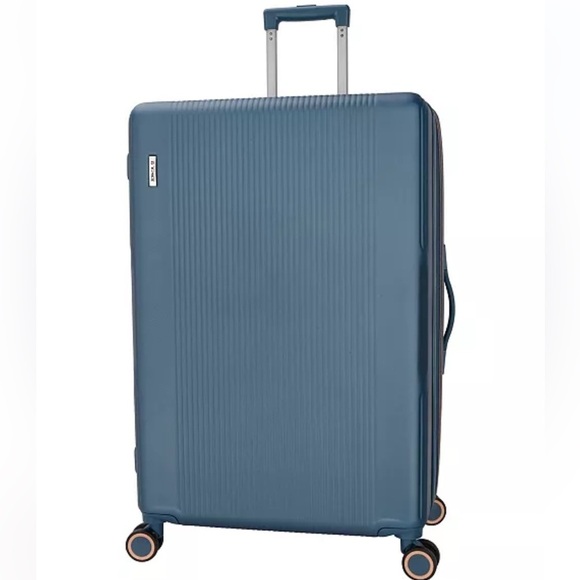 Tag Gateway Piece Hard side Spinner 24“ Luggage suitcase $439 - Picture 2 of 9